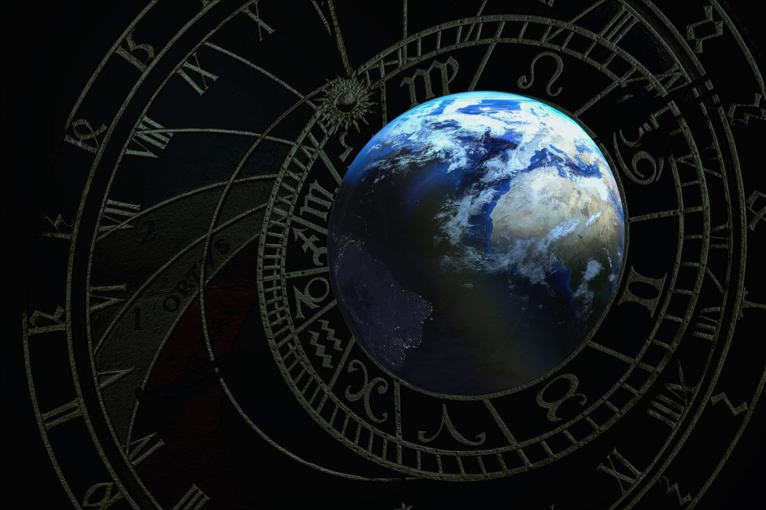 運命を占う占星術の盤